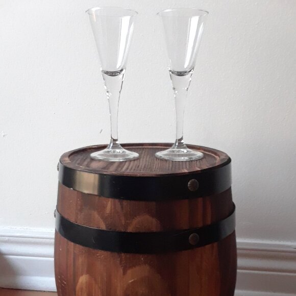 Wooden Whiskey/Wine Barrel For Bar Or Home Decor - Picture 6 of 10